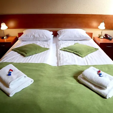 Arkadia Motel *